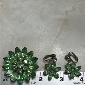 MCM vintage and elegant Green Glass Floral Clip-On Earrings and Brooch Set